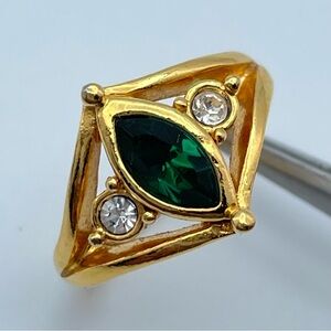 Avon Green Marquise Crystal Gold Tone Ring Size 6 Vintage